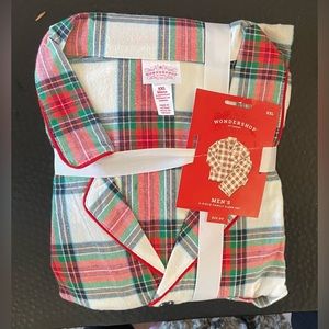 Mens XXL 2-Piece Christmas Pajama Set. Cream with red and green plaid.